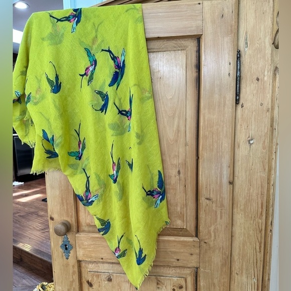 🎉Scarf, Large & Beautiful - Picture 1 of 5